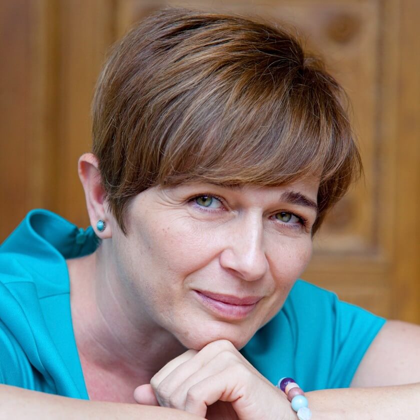 Mosolygó Marján Erzsébet portré kép